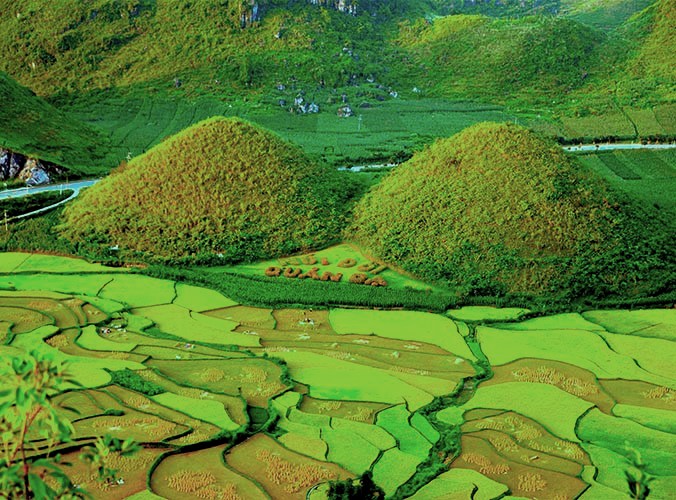Travel to remote places in northeast of Vietnam, twin mountain, Hagiang